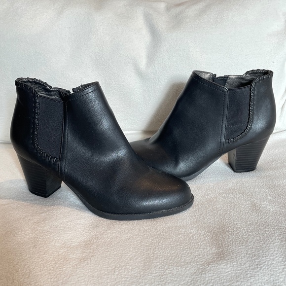 EUC Life Stride Velocity Black Women's Booties Size 6 - Picture 7 of 8
